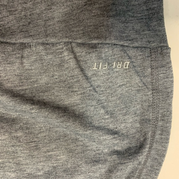 Nike Dry Fit Active Tank Size Small (6) - Picture 6 of 6